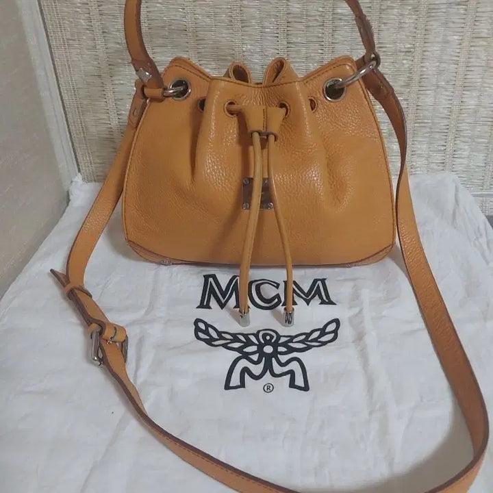 [BUNJANG] MCM Yellow Drawstring Bucket Shoulder Bag / MCM 드로스트링 버킷백 숄더백 옐로우
