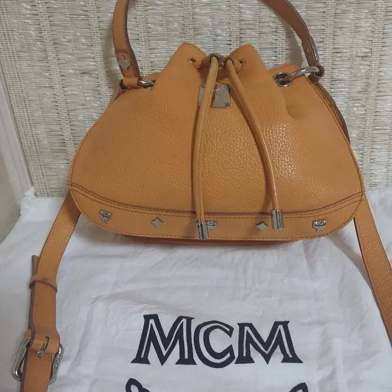 [BUNJANG] MCM Yellow Drawstring Bucket Shoulder Bag / MCM 드로스트링 버킷백 숄더백 옐로우