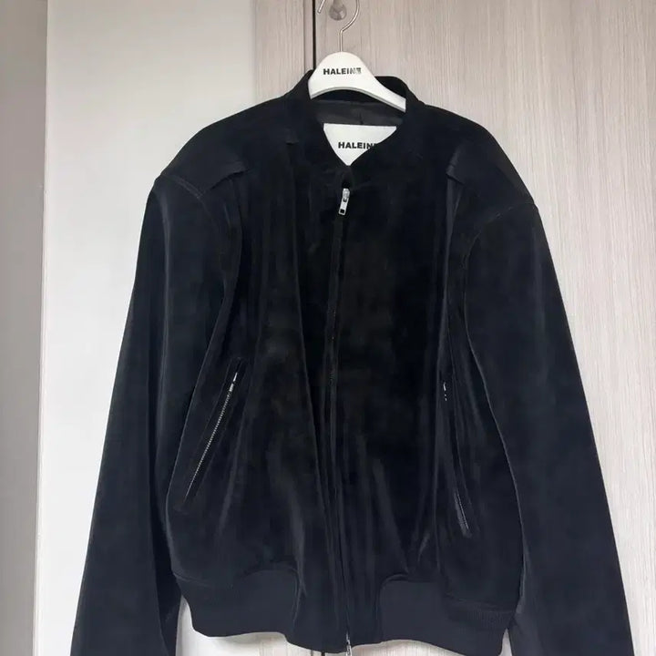 [BUNJANG] Allene Velour Stand Collar Blouson Black / 알렌느 벨루아 스탠드 카라 블루종 블랙