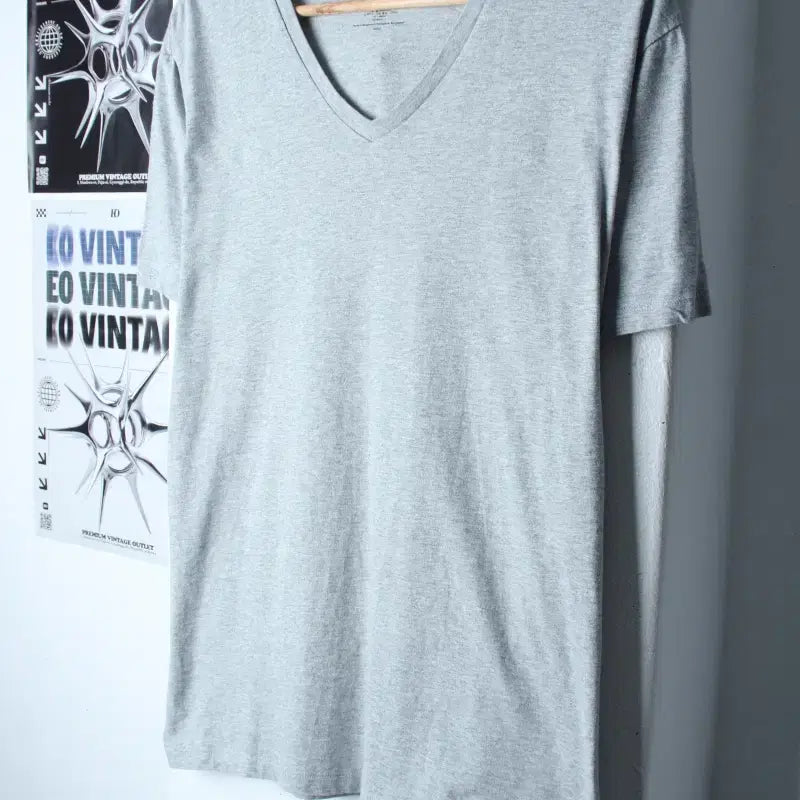[BUNJANG] Calvin Klein V-Neck T-Shirt - Grey (L-XL) / (L-XL) 캘빈클라인 반팔 티셔츠 브이넥 그레이 무지-75A2
