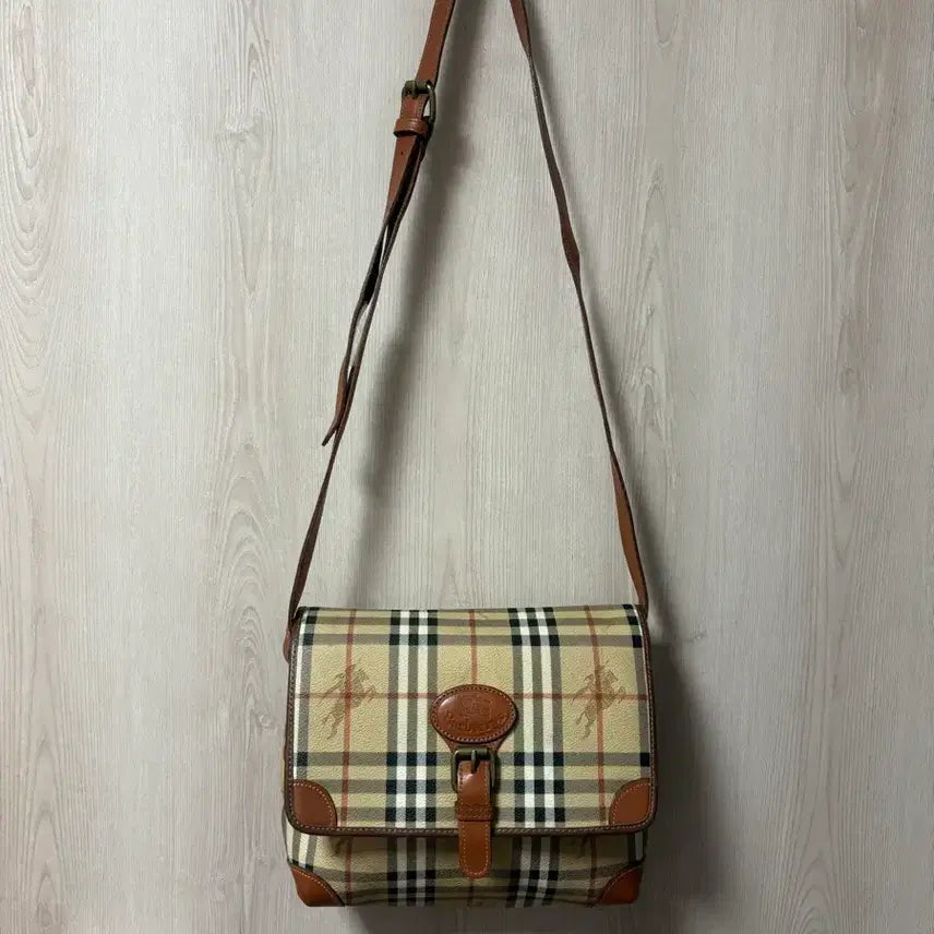 [BUNJANG] Burberry Authentic Classic Check Crossbody Bag / 버버리정품 클래식 체크 크로스백
