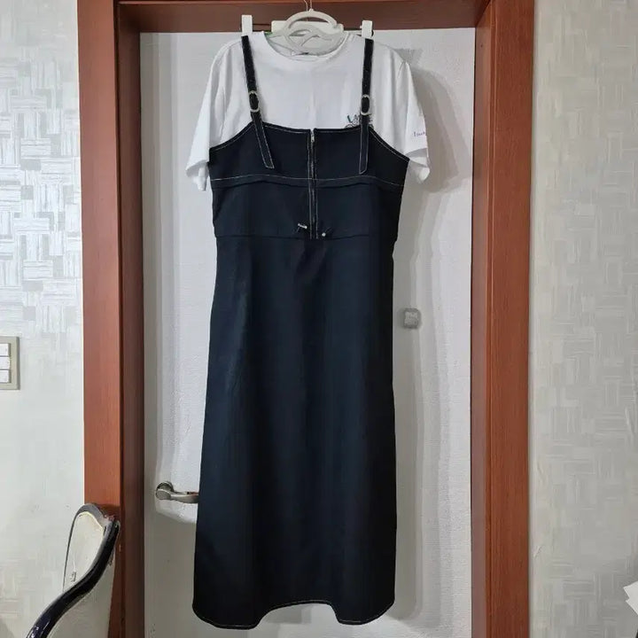 [BUNJANG] Rir&amp;Co. Overalls Dress White T-Shirt Set / 리리앤코 멜빵 원피스 + 흰색 티셔츠 세트