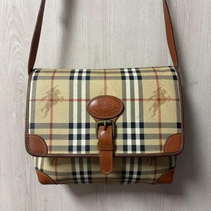 [BUNJANG] Burberry Authentic Classic Check Leather Crossbody Bag / 버버리정품 클래식 체크 크로스백