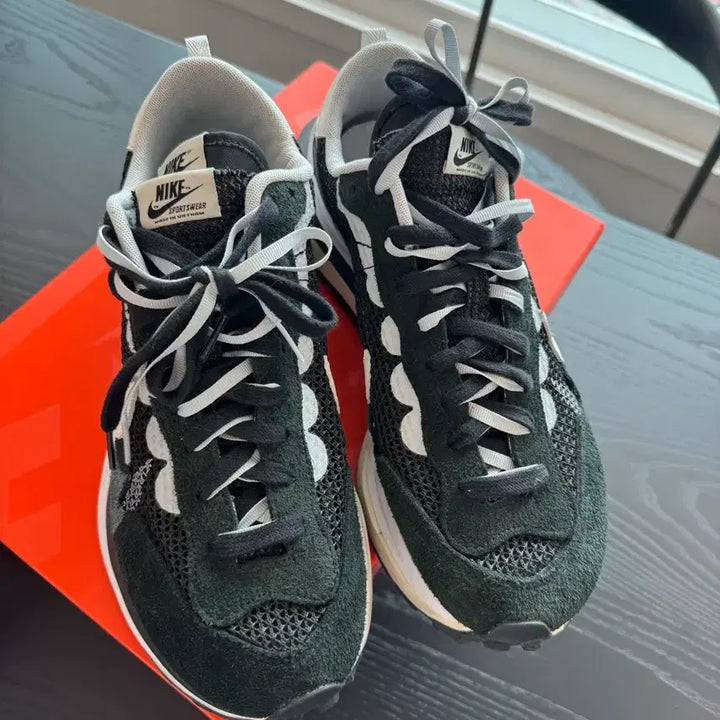 [BUNJANG] Nike x sacai Vaporwaffle Sneakers Black / 사카이