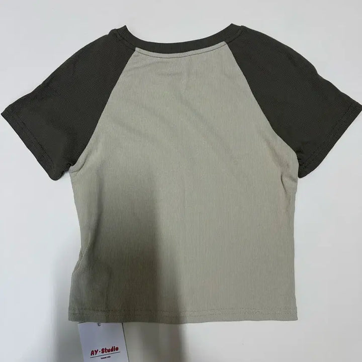 [BUNJANG] Embroidered Rabbit Raglan Short Sleeve T-Shirt / (새상품) 귀여운 토끼 자수 나그랑 반팔 티셔츠