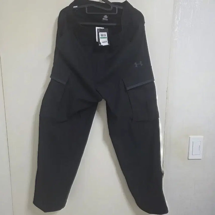 [BUNJANG] Under Armour Black Cargo Jogger Pants - Size L / 언더아머 블랙 카고 조거팬츠 L