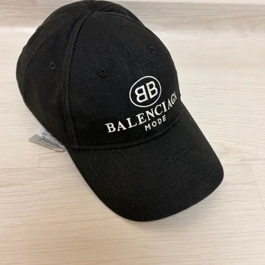 [SOLD OUT] 발렌시아가 블랙 볼캡