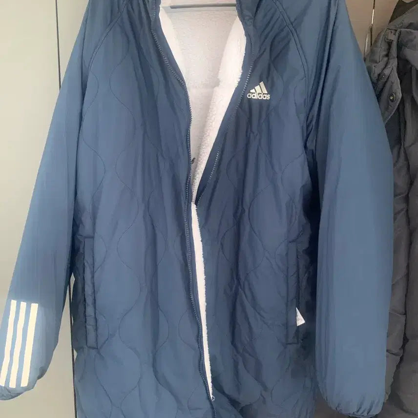 [BUNJANG] Adidas White Fleece Reversible Padded Jacket / 아디다스 흰색 뽀글이 플리스 리버시블 누빔패딩