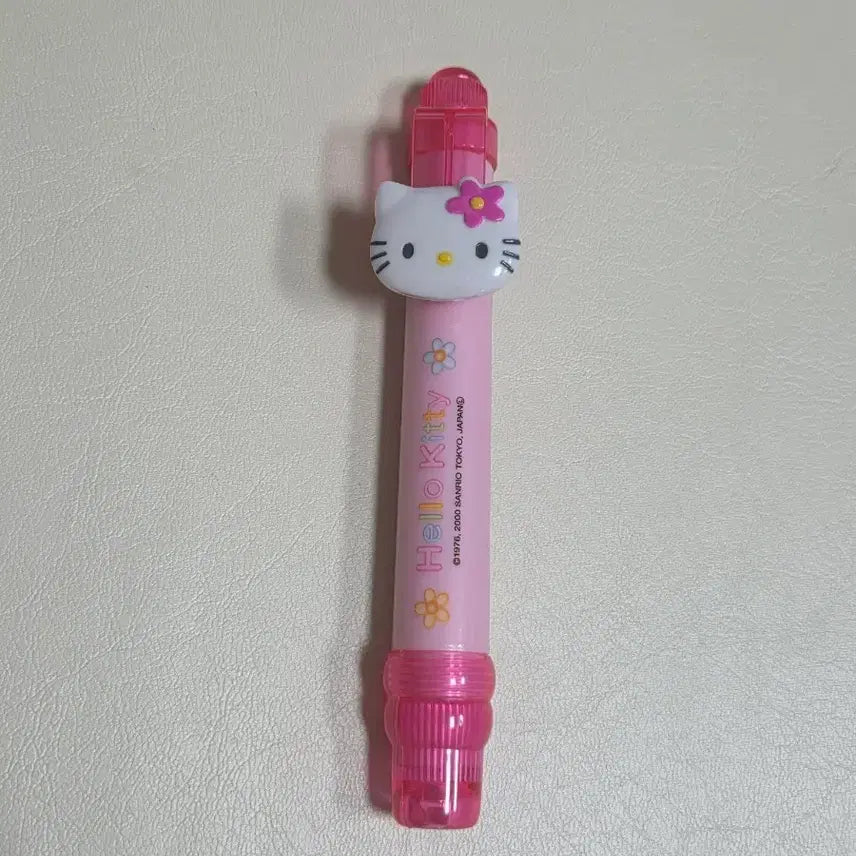 [BUNJANG] Classic Kitty Kaohana Light Flashlight / 고전키티 카오하나 라이트 손전등