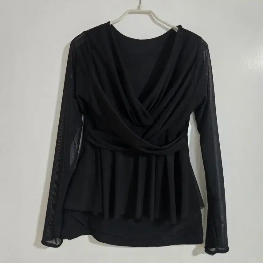 [BUNJANG] Black Wrap Design Blouse / 블랙 랩 디자인 블라우스