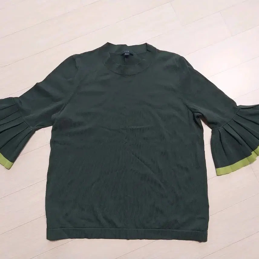[BUNJANG] COS Pleated Sleeve Knit Top (Size S) / cos 소매 플리츠 니트55~66가능