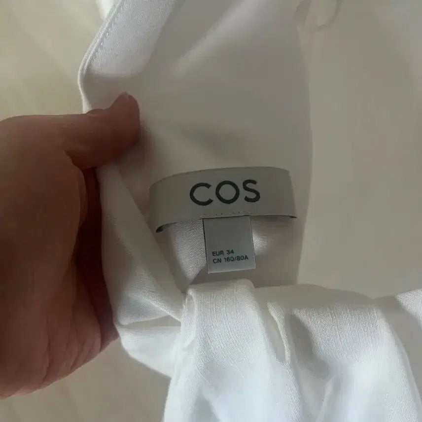 [BUNJANG] COS Twist Back Sleeveless Top White Size 34 / COS 코스 트위스트 백 슬리브리스 (화이트 34)