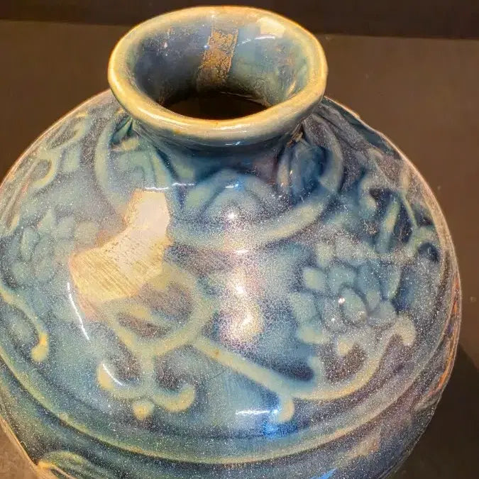 [BUNJANG] Korean Celadon Vase with Fruit Motifs / 250509-1 남청유 양각 과실문매병