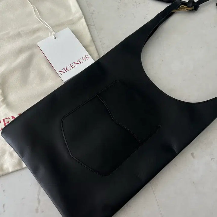 [BUNJANG] Niceness Lowe Bag (Medium) / 나이스네스 niceness lowe 중간사이즈 저렴히 판매.