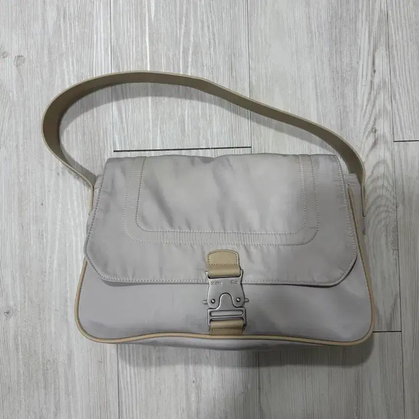 [BUNJANG] Matinkim Buckle Bag White / 마뗑킴 버클백 화이트