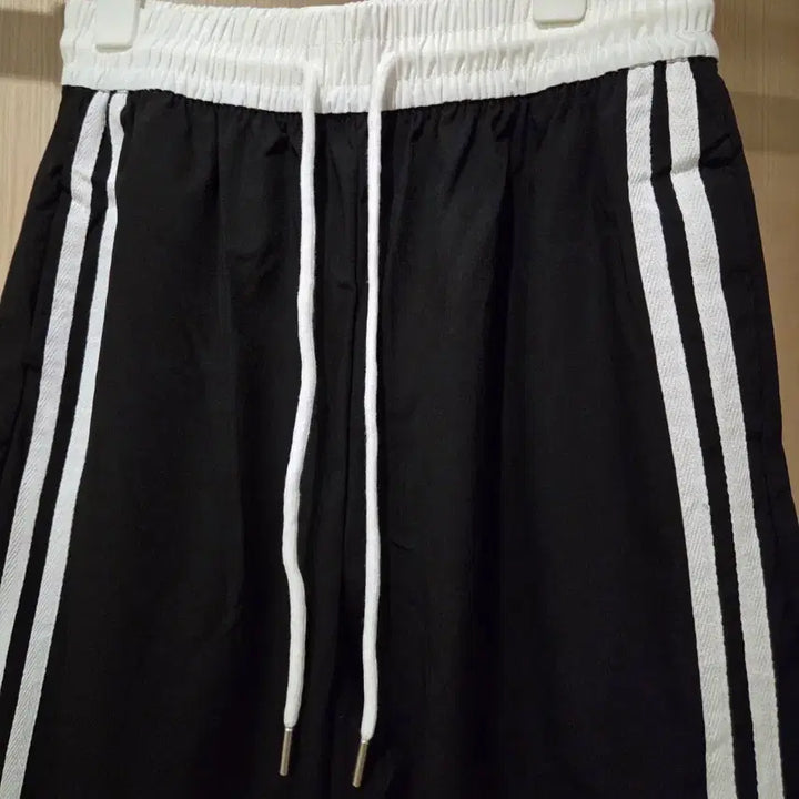 [BUNJANG] Two-Line Detail Jogger Pants / 바시락옆두줄 검정팬츠