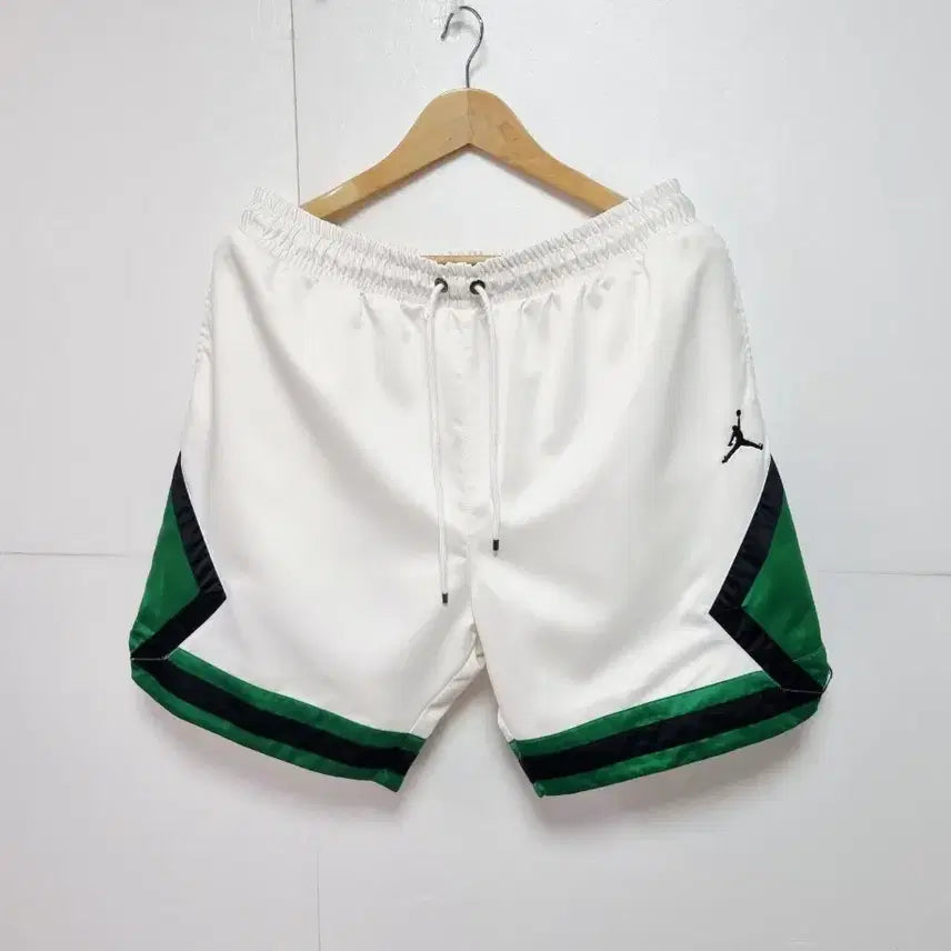 [BUNJANG] Nike Jordan Satin Shorts / 남성 상태굿 나이키 조던 사틴 쇼츠 반바지 팬츠 바지 트레이닝복