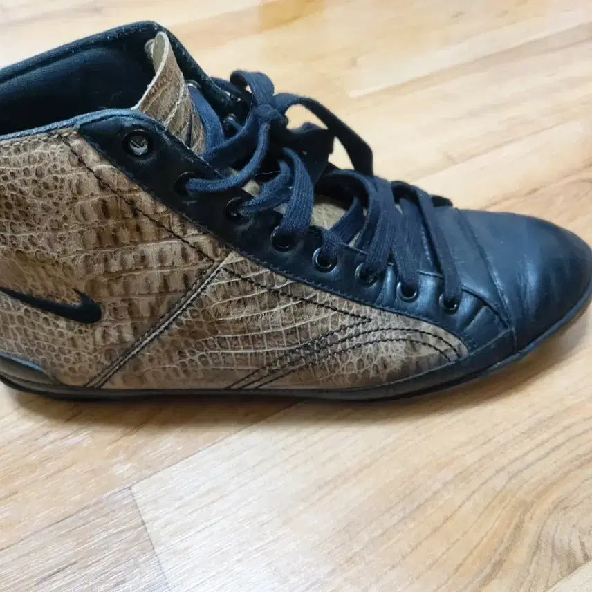 [BUNJANG] Nike Sextant Mid Premium 265 Sneakers / 나이키 식스턴 미드 프리미엄 265