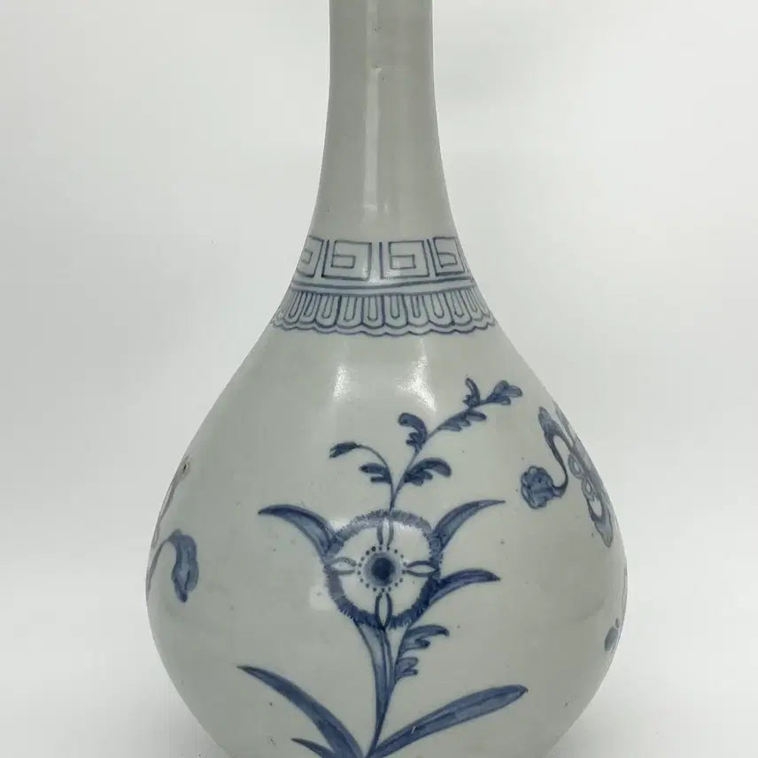 [BUNJANG] White Porcelain Celadon with Carnation Design Vase / 백자청화패랭이칠보무늬병
