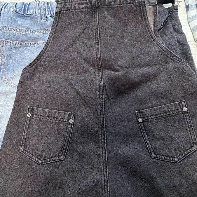 [BUNJANG] Star Embroidered Denim Overalls Shorts / 별모양 데님 멜빵 반바지 블랙