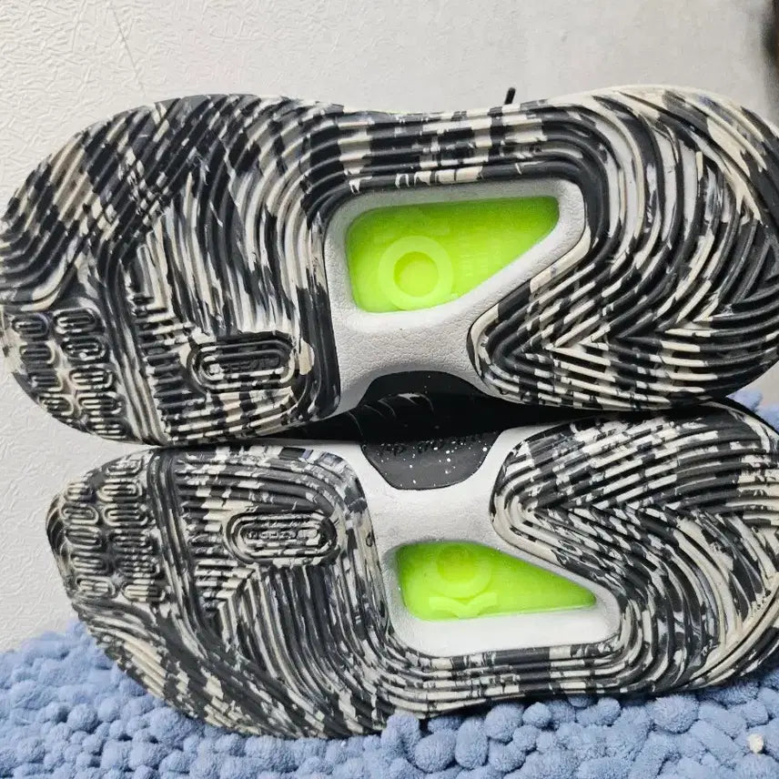 [BUNJANG] Nike KD 14 EP Art Energy / 나이키 KD 14 EP 아트 에너지  260