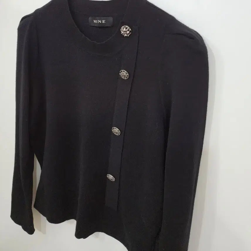 [BUNJANG] Mine Black Button Detail Knit Sweater / MINE 마인 블랙 버튼 장식 니트스웨터