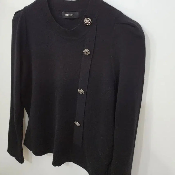 [BUNJANG] Mine Black Button Detail Knit Sweater / MINE 마인 블랙 버튼 장식 니트스웨터