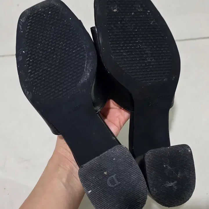 [BUNJANG] Black Sandals Size 240 / 보세 구두 샌들 블랙 240