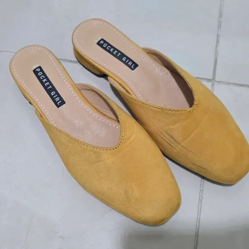 [BUNJANG] Suede Mules Sandals Yellow Size 240 / 보세 구두 샌들 스웨이드 뮬 옐로우  240