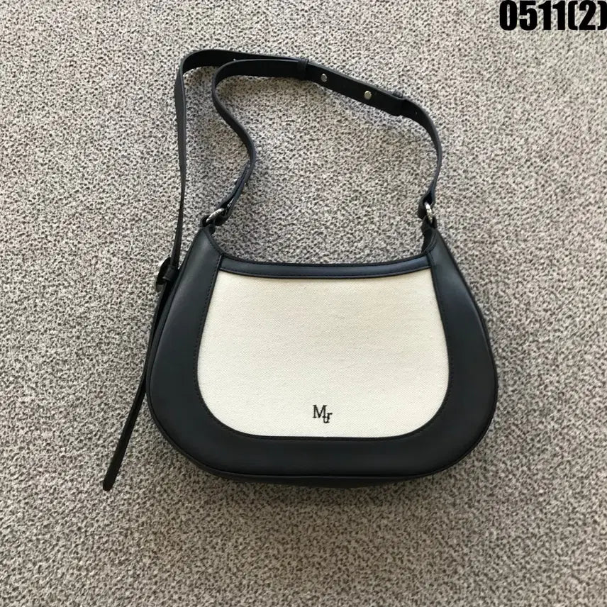 [BUNJANG] Mur Black Shoulder Bag Ivory Canvas / Mur 블랙 숄더백 아이보리 캔버스
