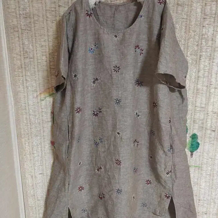 [BUNJANG] Linen Floral Short-Sleeve Long Blouse (Plus Size) / 린넨 꽃무늬 반팔 롱 블라우스 빅사이즈