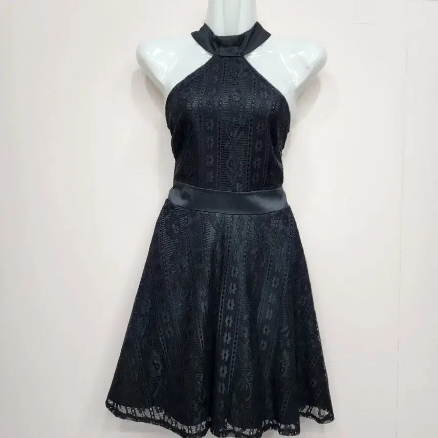 [BUNJANG] Black Lace Halterneck Mini Dress / 새상품/블랙 레이스 홀터넥 미니 원피스