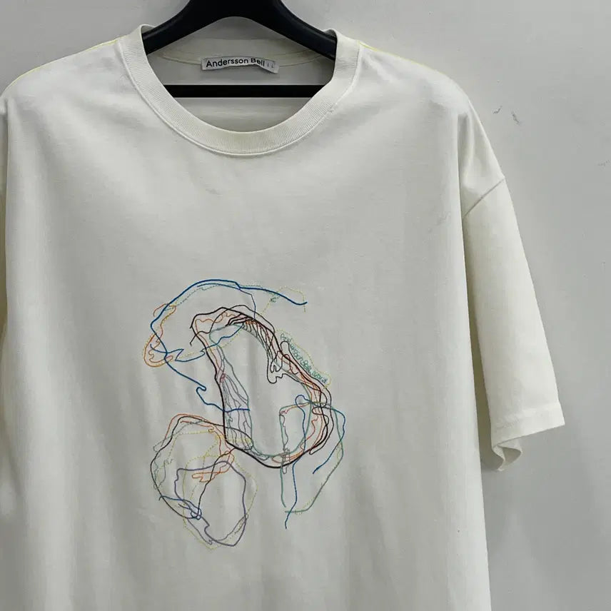 [BUNJANG] Andersson Bell Unisex Oversized Embroidered Graffiti White T-Shirt / 앤더슨벨 공용XL 자수 낙서 오버핏 화이트 반팔 티셔츠