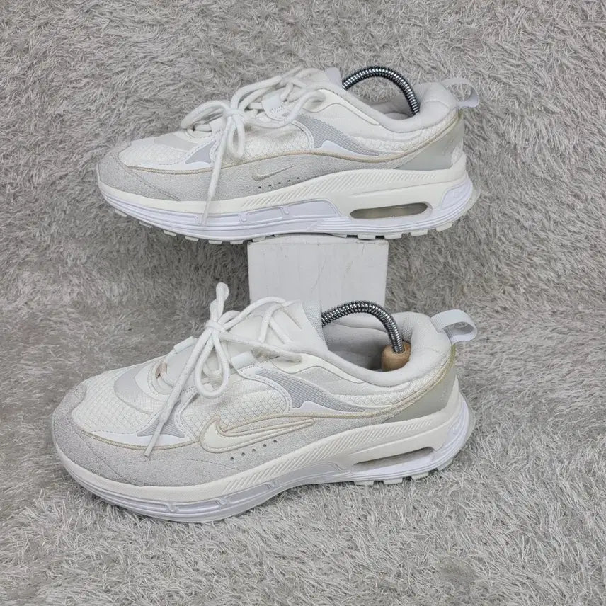 [BUNJANG] Nike Air Max Bliss LX Sneakers / 구제짱짱맨 240 나이키 에어맥스 블리스 LX 스니커즈