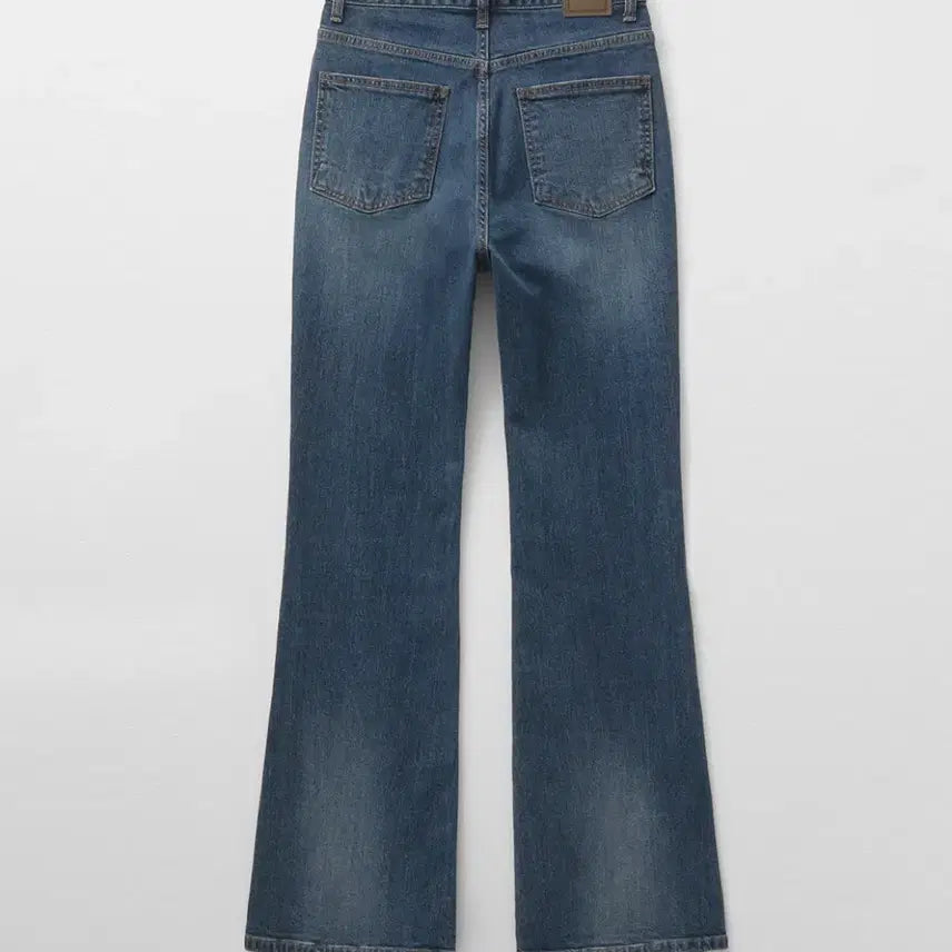 [BUNJANG] Mongdol Natural Semi Bootcut Denim Jeans (Blue, Size S) / 몽돌 내추럴 세미 부츠컷 데님 진 블루 S