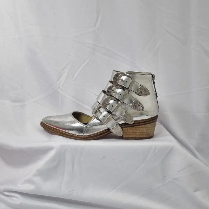 [BUNJANG] Toga Pulla Cut-Out Ankle Boots Silver / 빈티지하서 36 230 토가 풀라 컷아웃 앵클 부츠 실버