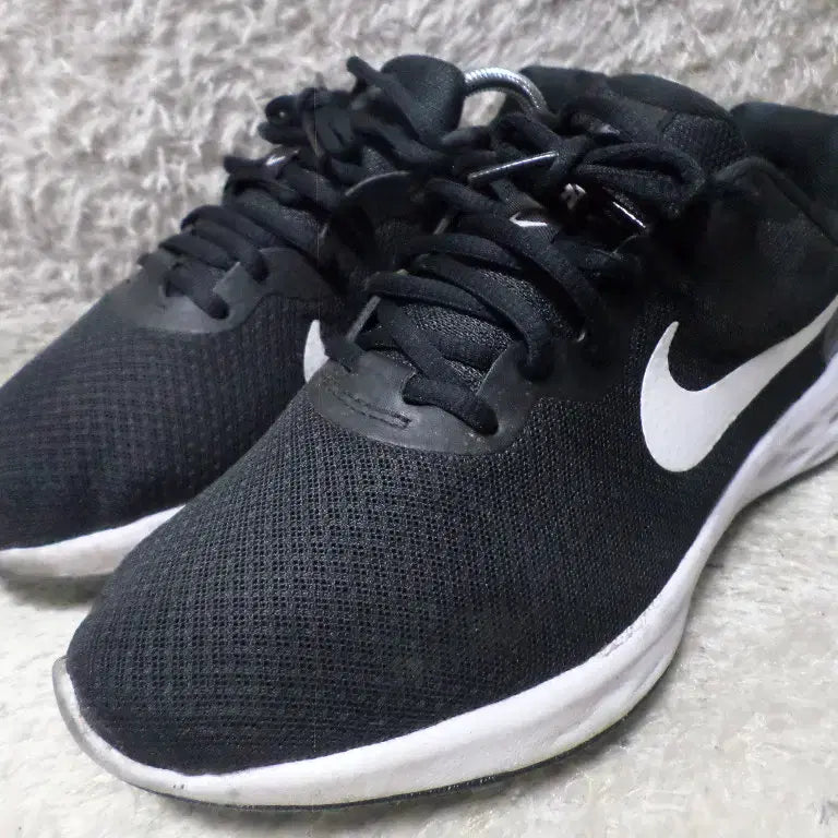 [BUNJANG] Nike Revolution 5 Black Sneakers / 후루룩구제2 255 나이키 레볼루션5 블랙 운동화 신발 260511