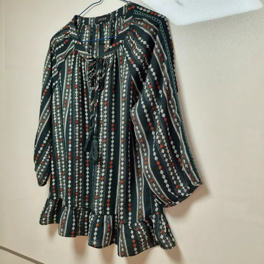[BUNJANG] Striped Pattern Blouse / 스트라이프 패턴 블라우스