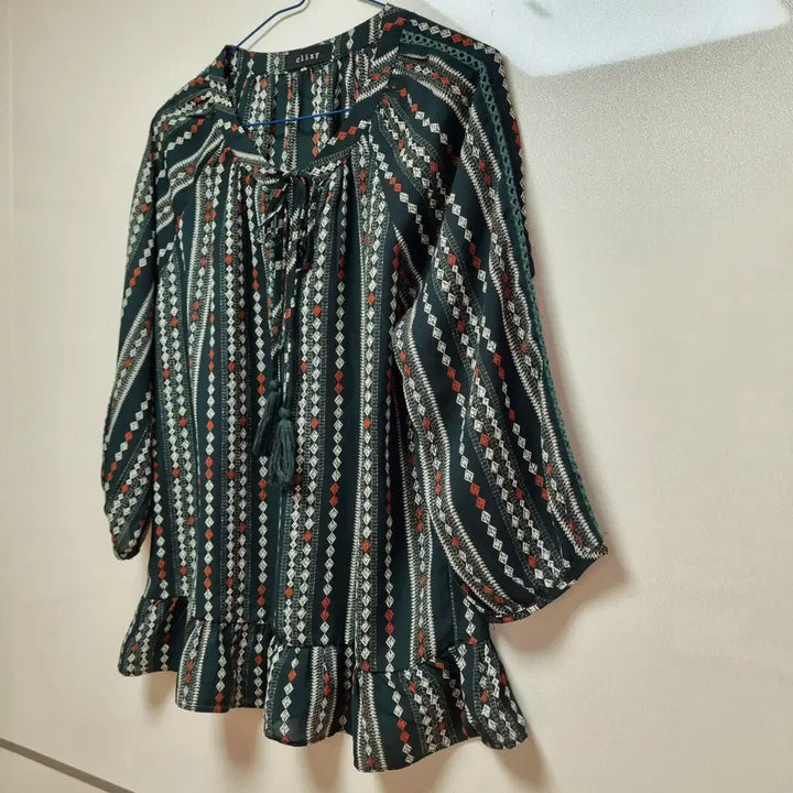 [BUNJANG] Striped Pattern Blouse / 스트라이프 패턴 블라우스