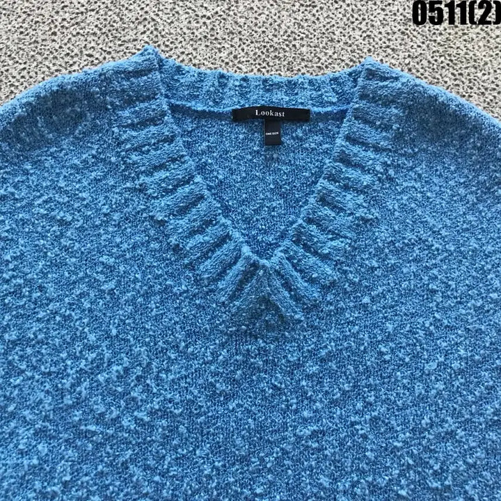 [BUNJANG] Lookast V-Neck Knit Vest Blue / Lookast 브이넥 니트 조끼 블루 f