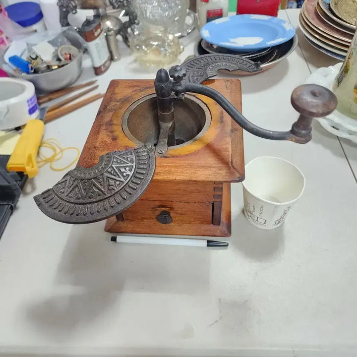 [BUNJANG] Antique European Coffee Grinder / 유럽에서온 옛날 