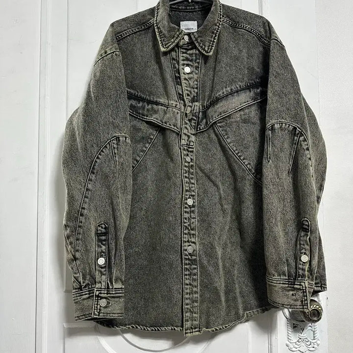 [BUNJANG] Freaker Front Flap Pocket Denim Shirt / 프리커 프론트 플랩 포켓 데님 셔츠