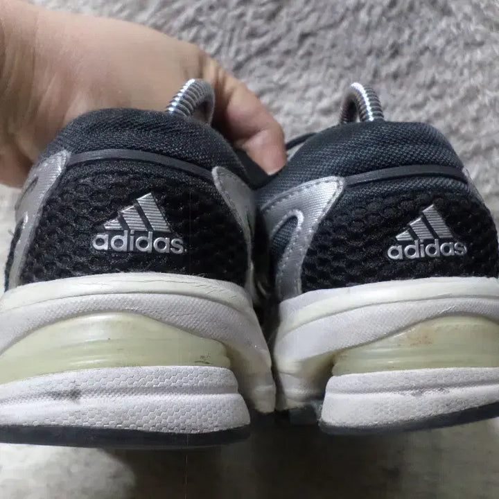 [BUNJANG] Adidas Supernova Cushion 7 Sneakers Black / 후루룩구제2 235 아디다스 슈퍼노바 쿠션7 운동화 블랙260511