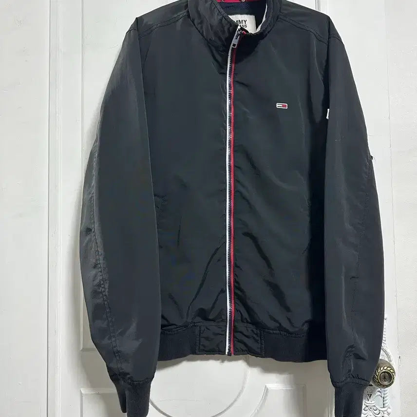 [BUNJANG] Tommy Hilfiger Logo Windbreaker Jacket / 타미힐피거 로고 바람막이