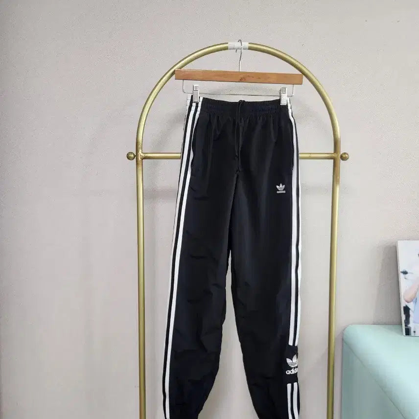 [SOLD OUT] 아디다스 삼선 트레이닝 바지 블랙