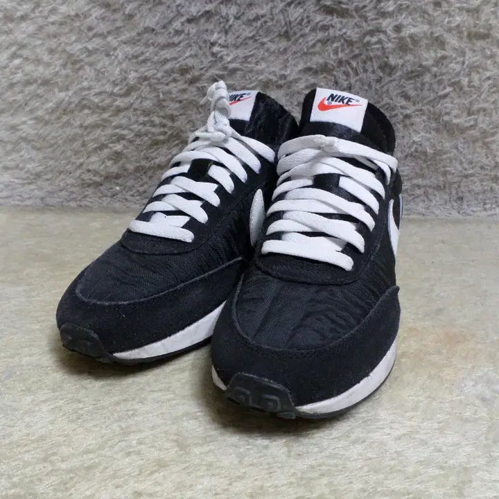 [BUNJANG] Nike Tailwind 79 Shoes (Used) / 후루룩구제 240 나이키 테일윈드79 운동화 중고 신발 260511
