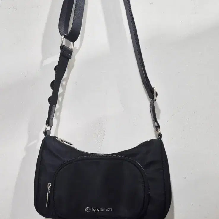 [BUNJANG] Lululemon Black Crossbody Bag / 룰루레몬 블랙 크로스백