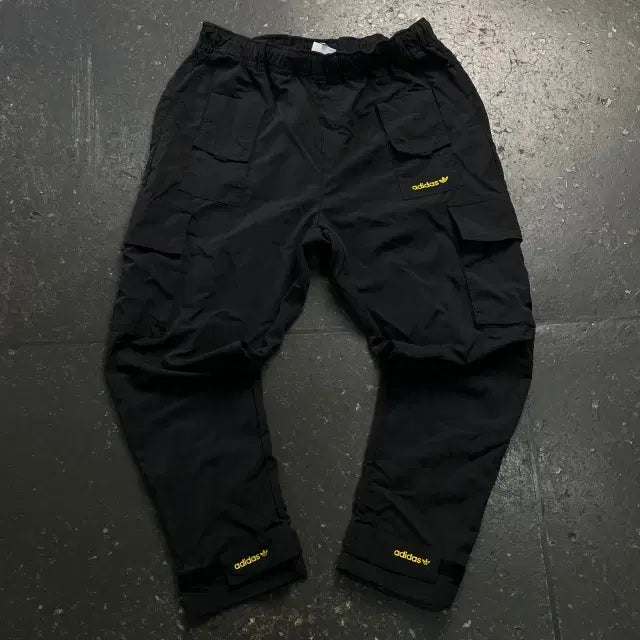 [SOLD OUT] 105 아디다스 우븐 테크 카고팬츠