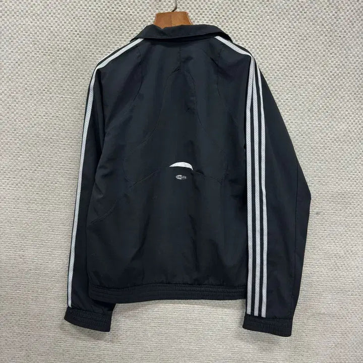 [BUNJANG] Adidas Windbreaker Jacket Size 100 / 아디다스 바람막이 자켓 100 D01575