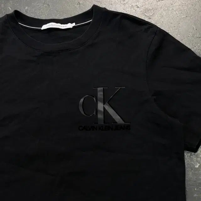 [BUNJANG] Calvin Klein T-Shirt / 105 캘빈클라인 반팔티